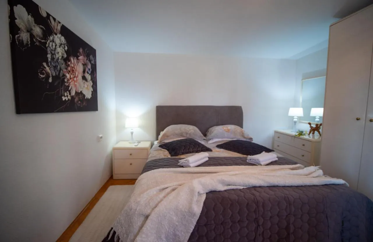 Art Apartment Sole Pula 0*,  Croatia