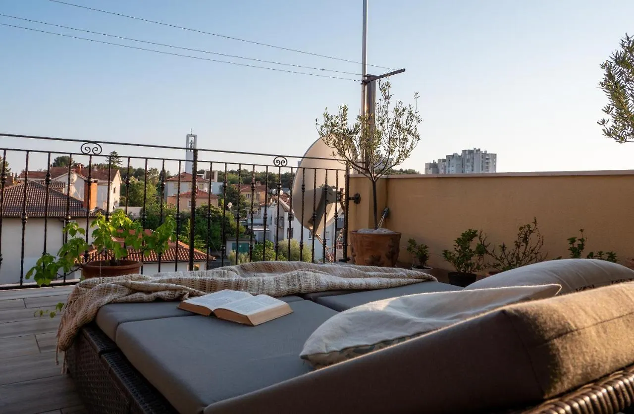 Art Apartment Sole Pula 0*,  Croatia